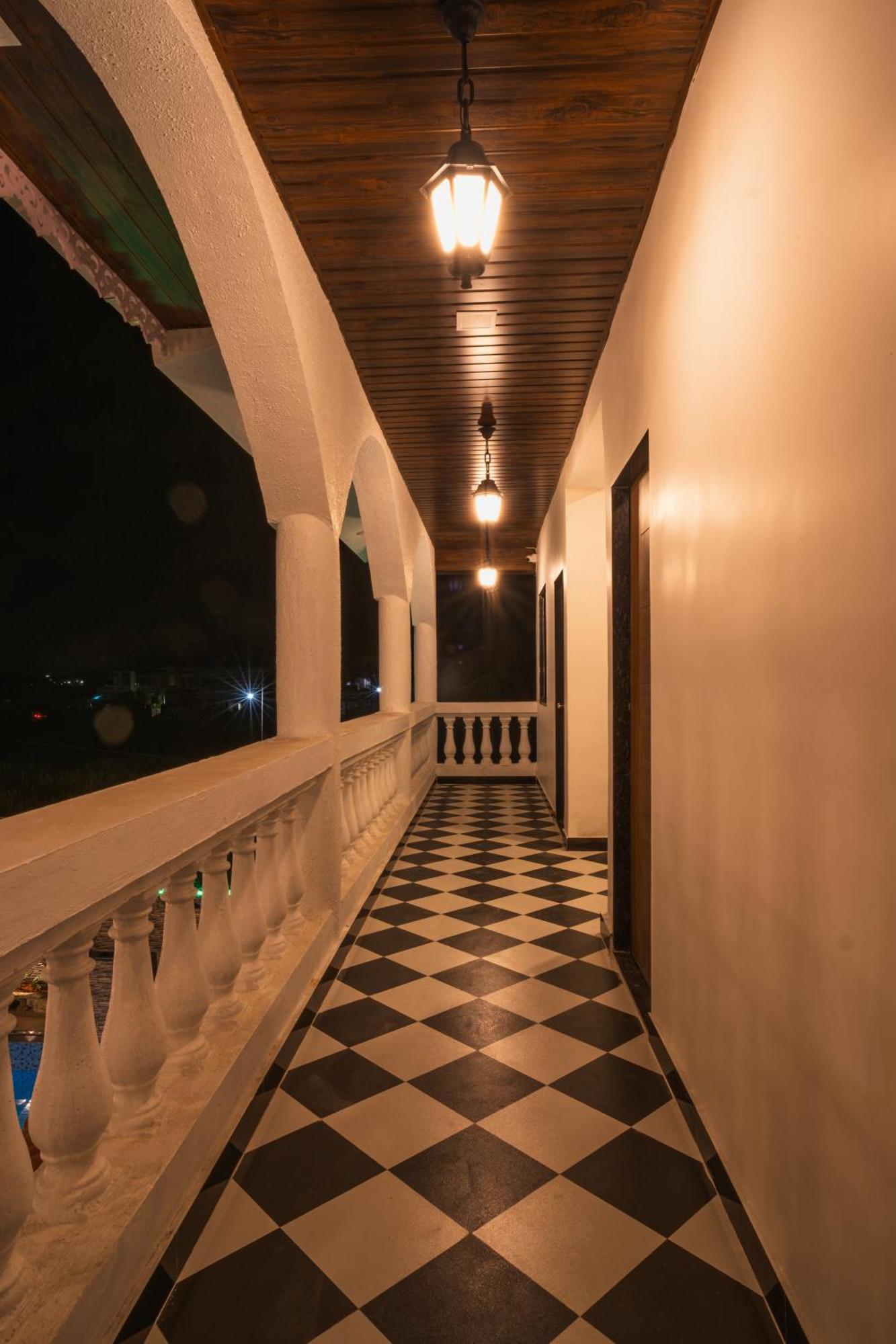 Отель Sapphire Mansion Алибаг Экстерьер фото