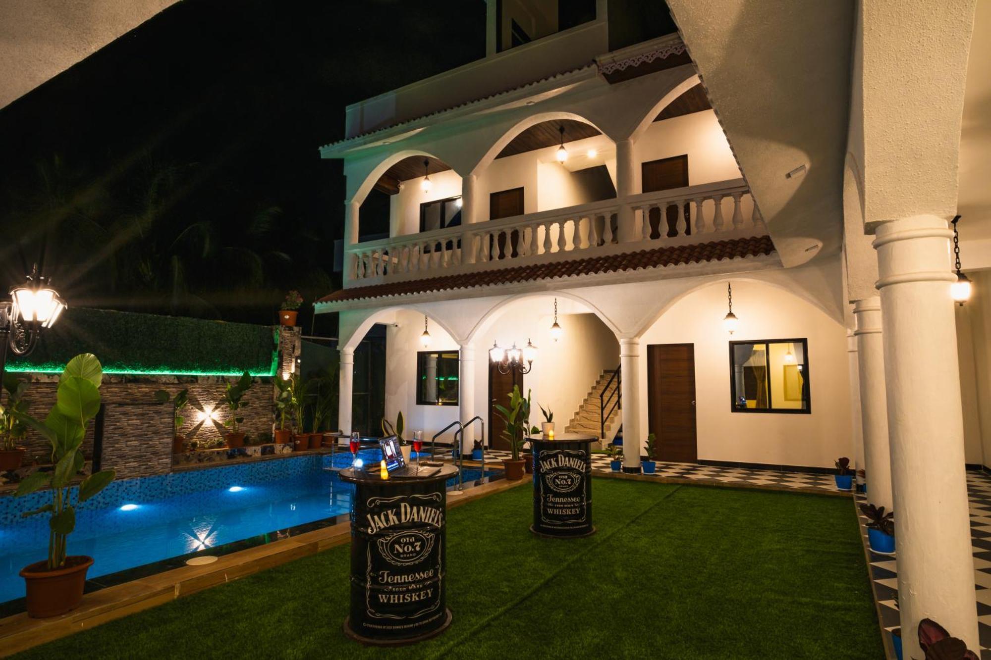 Отель Sapphire Mansion Алибаг Экстерьер фото