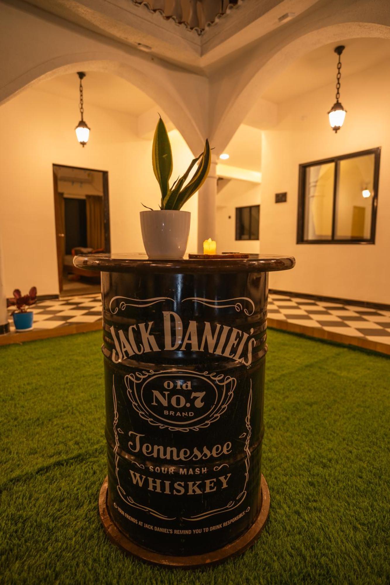Отель Sapphire Mansion Алибаг Экстерьер фото